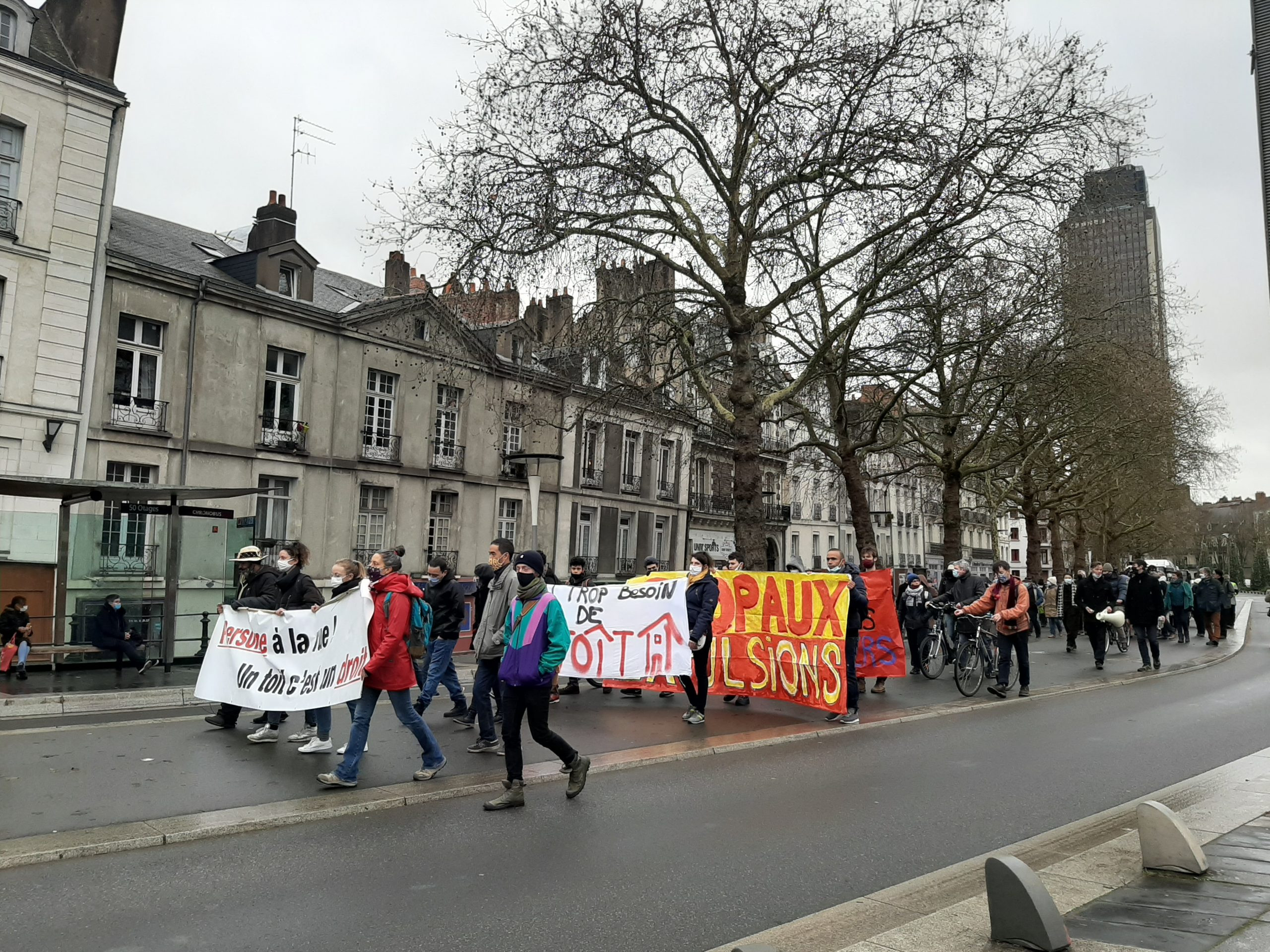  À l'Orangerie, 200 migrants vivent dans le froid