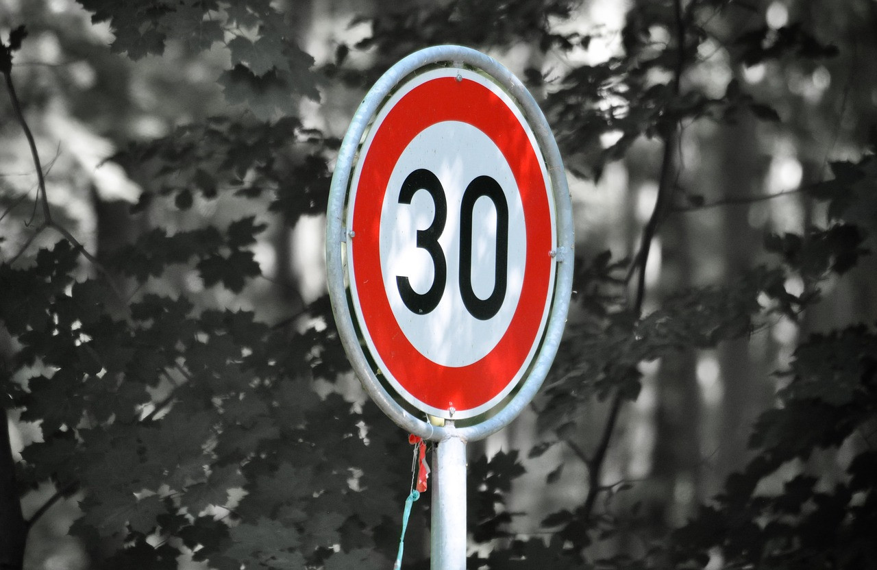  La limitation de la vitesse à 30 km/h échauffe les esprits