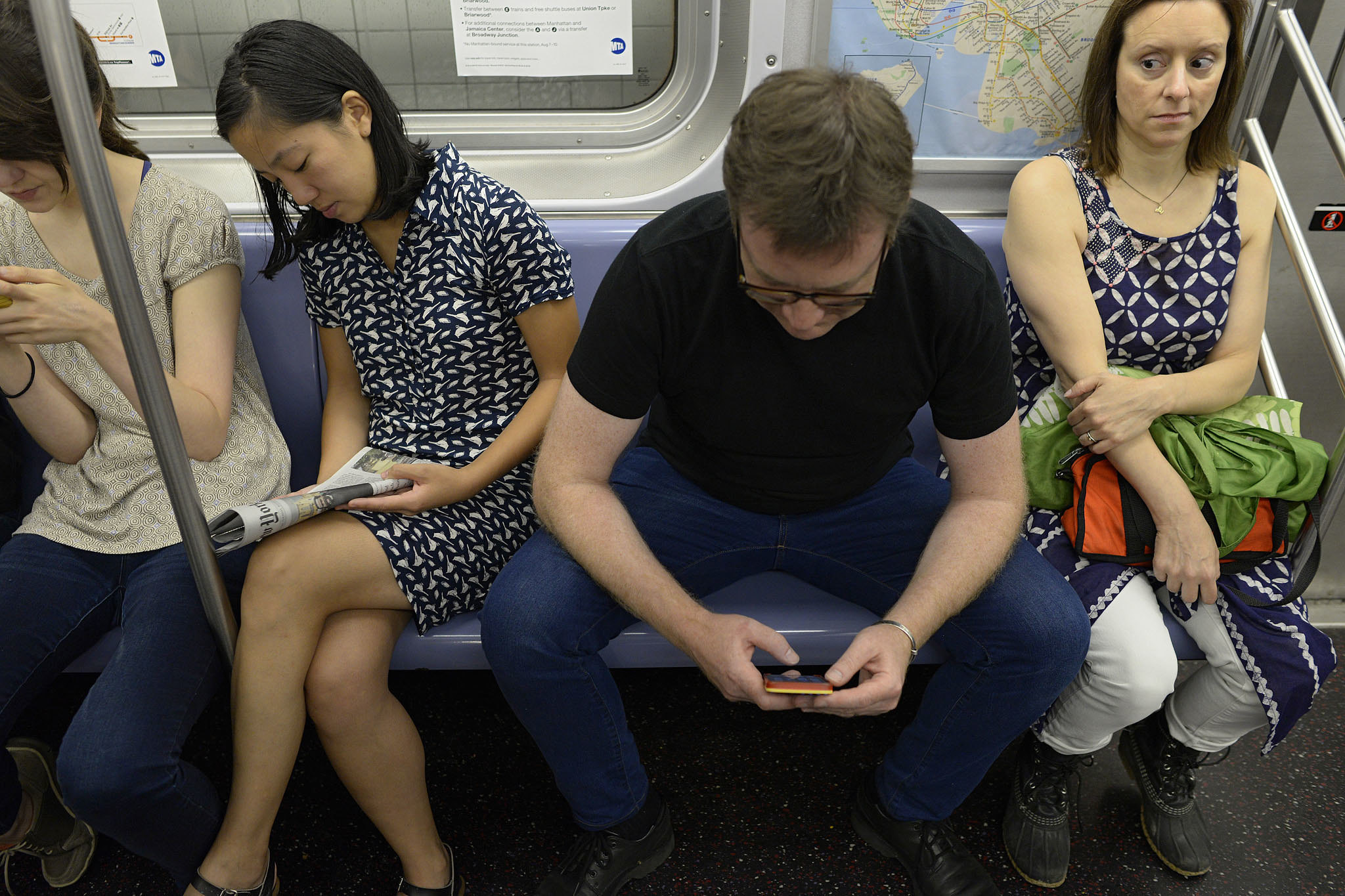 Manspreading : la monopolisation de l'espace par les hommes