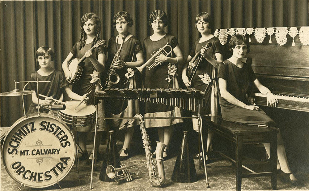 University of Wisconsin--Madison. Mills Music Library 60 femmes qui percutent