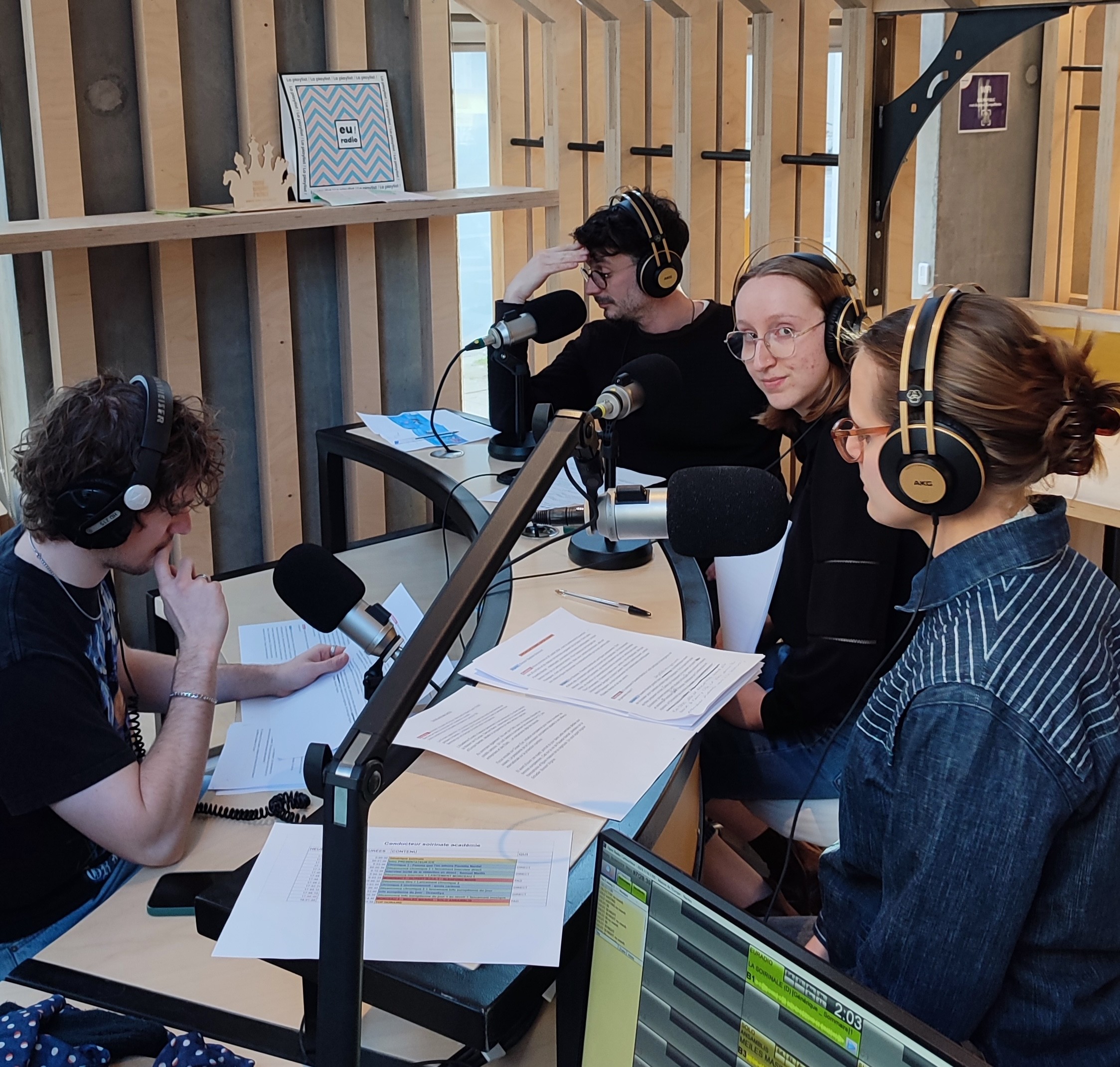 L'Académie euradio au studio de la maison de l'Europe pour le direct du 4 mars. L'Académie euradio aux commandes de la Soirinale du 2 au 6 mars