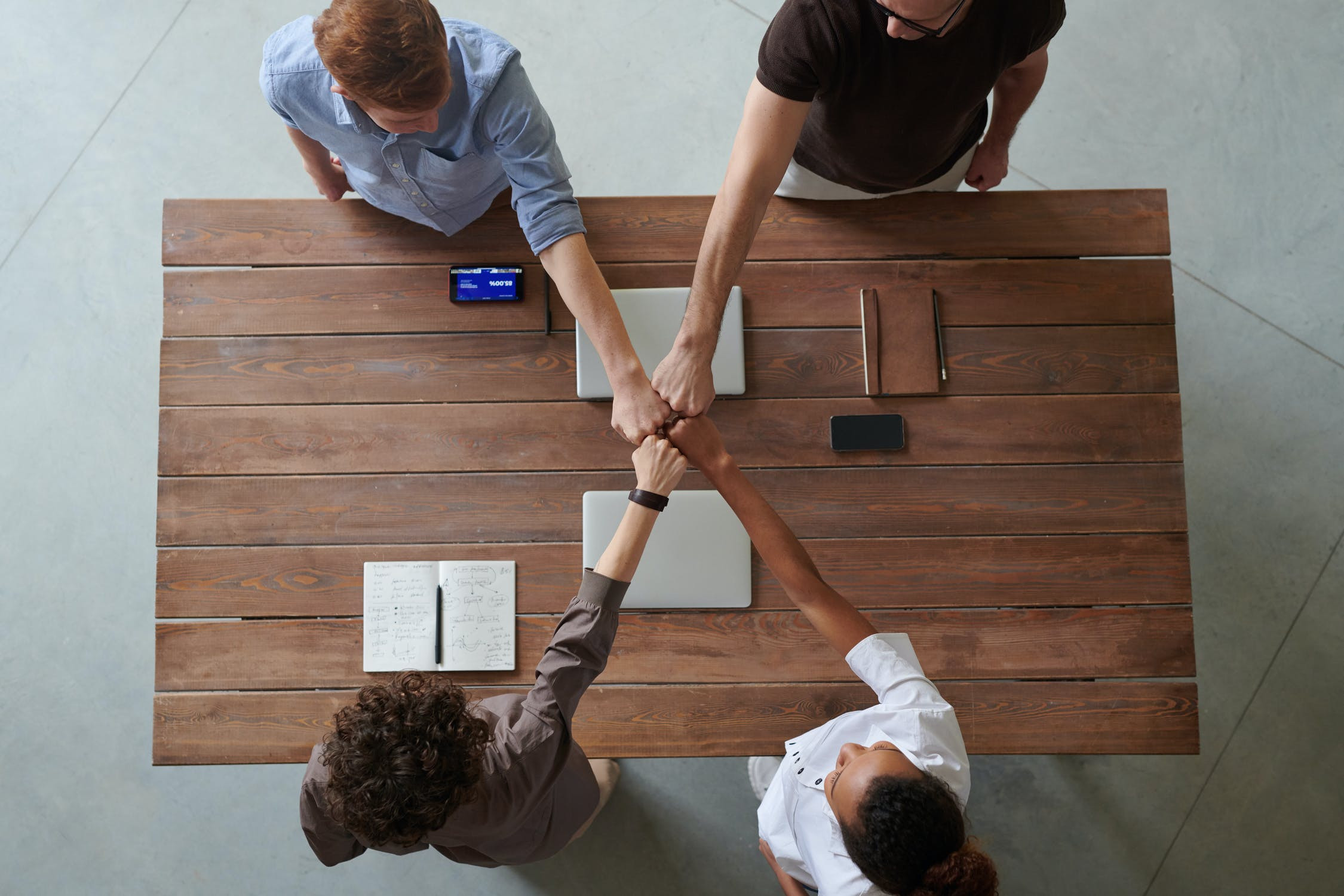  QUAND COMMERÇANTS ET ENTREPRISES S’ENTRAIDENT