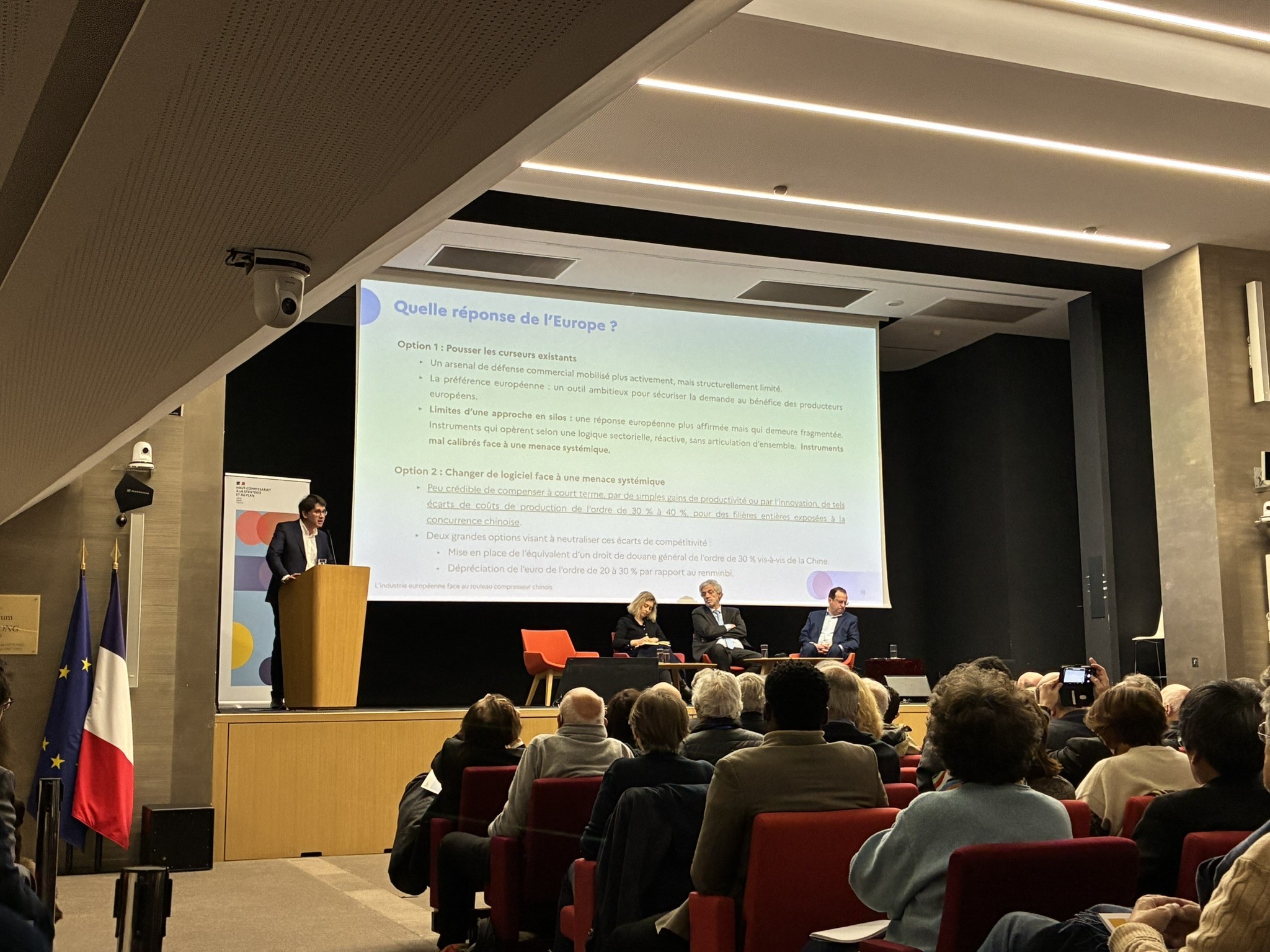 Face au "rouleau compresseur chinois", l'industrie européenne sur la voie du protectionnisme ?