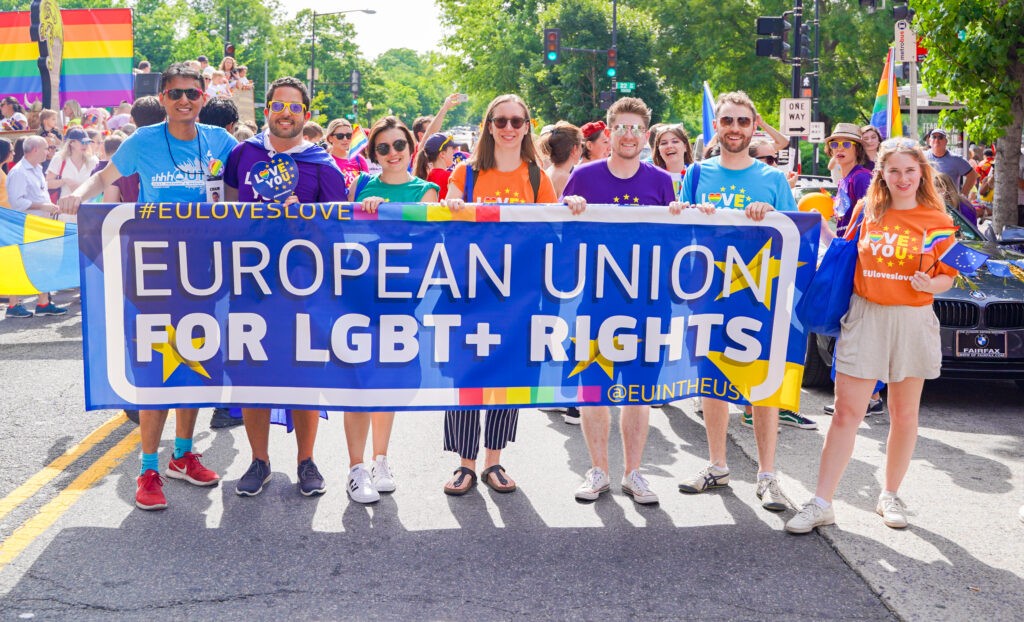 Stratégie européenne LGBTIQ+ 2026-2030 : la route arc-en-ciel a ses limites