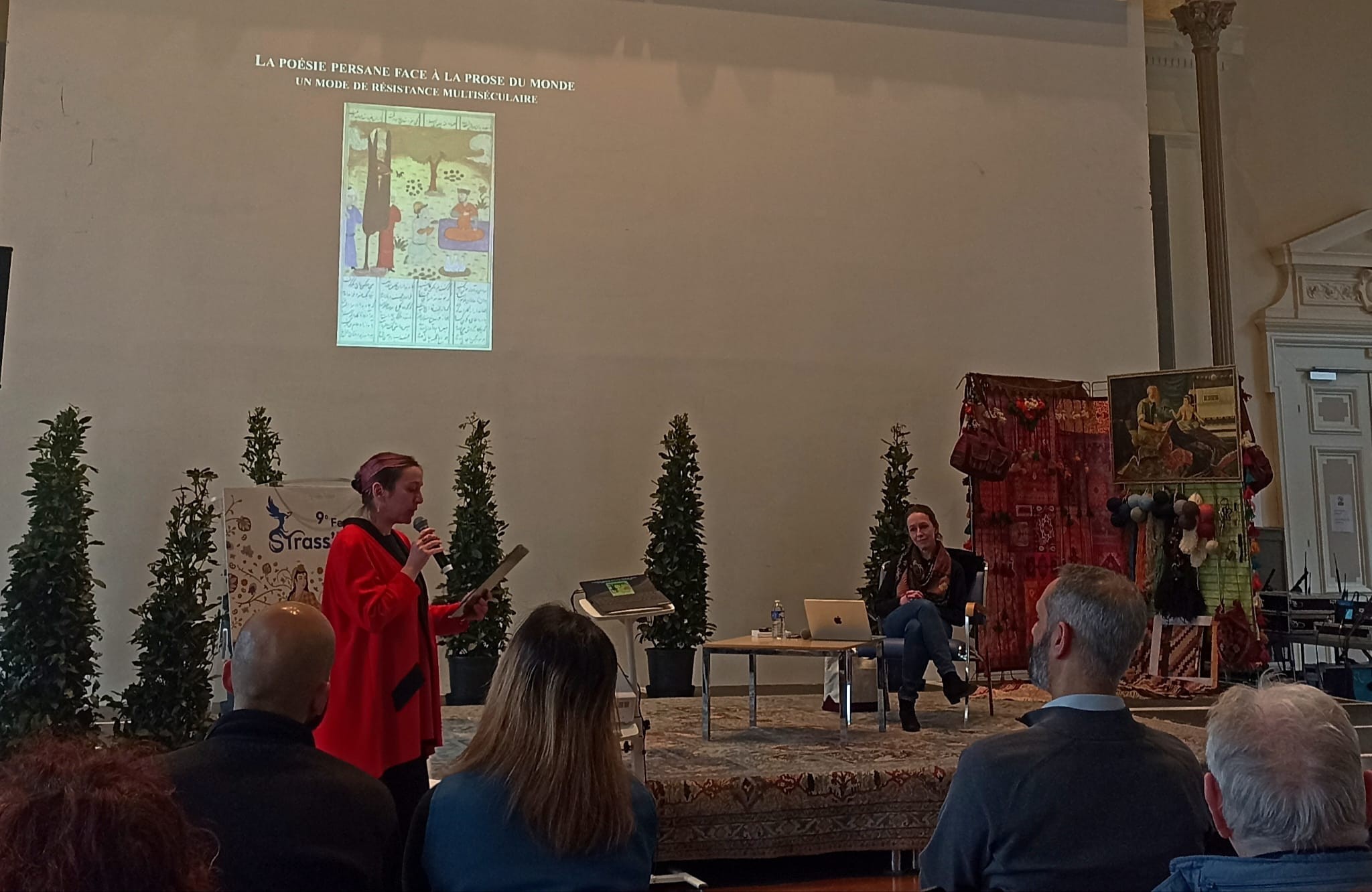 Détour par le festival Strass'Iran, à la rencontre de la poésie contre la violence