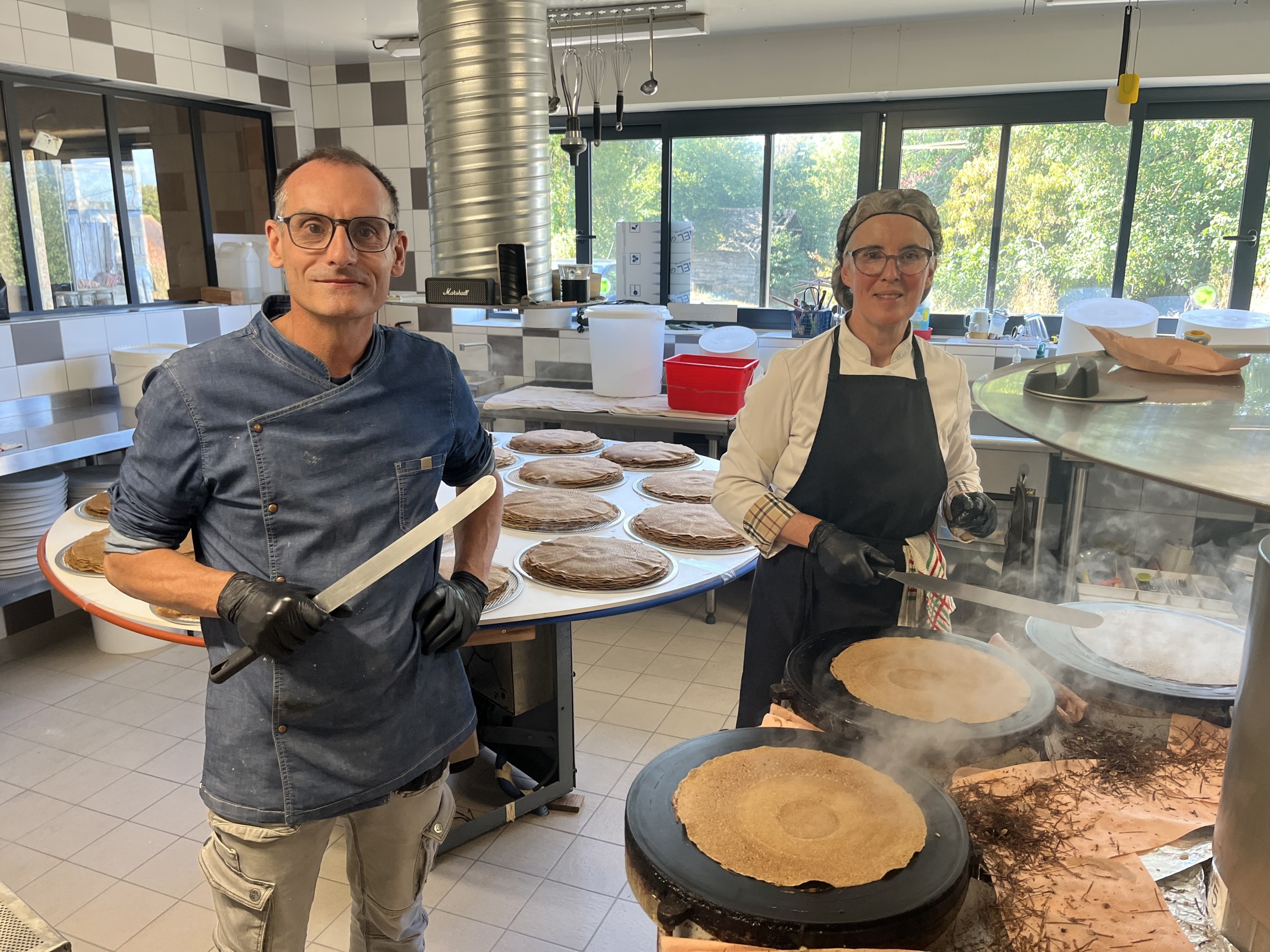 Dans l’Orne, ce couple fabrique des galettes de sarrasin grâce à un outil novateur